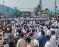 గ్రామ రెవెన్యూ సహాయకుల సమస్యలు పరిష్కరించాలి.