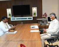 BJP Chief Madhav Meets CM Chandrababu, Raises Concerns of Fishermen and Home Guards