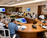 Chandrababu Naidu asks officials to ensure no acre of crop dries up amid deficient rainfall