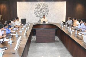 ఆర్థికాభివృద్ధి సాధించాలి