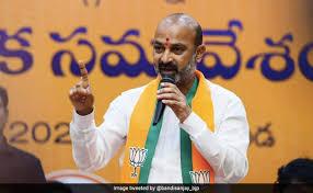 నెలరోజుల్లో పంచాయతీలకు నిధులివ్వాల్సిందే