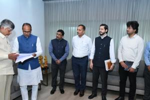 కేంద్ర వ్యవసాయ విశ్వ విద్యాలయం హామీ నెరవేర్చండి