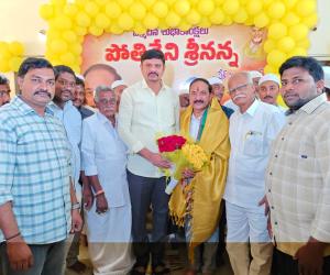 ఘనంగా టీడీపీ నేత పోతినేని జన్మదిన వేడుకలు